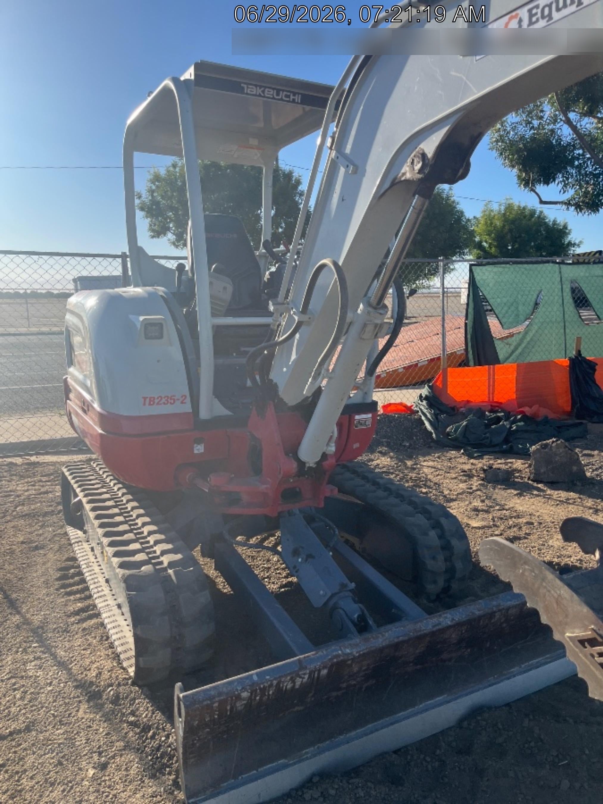 2024 TAKEUCHI TB235-2R