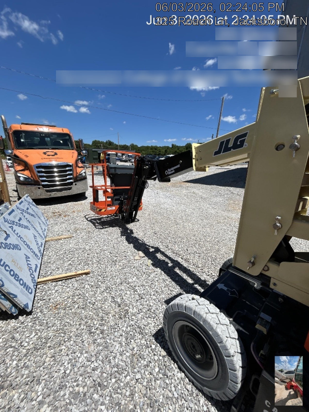 2025 JLG E300AJP