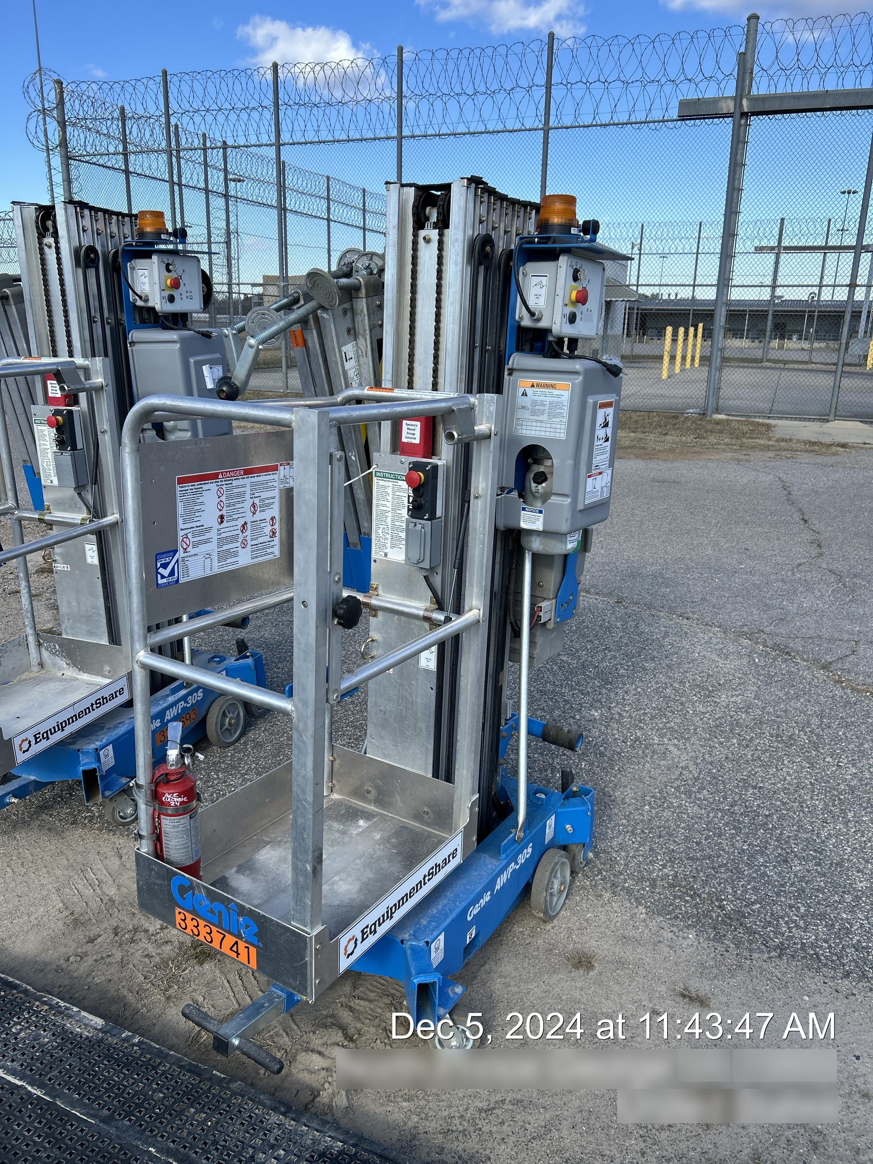 2023 GENIE AWP-30S DC