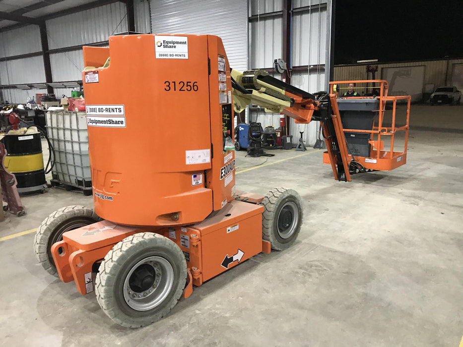 2019 JLG E300AJP