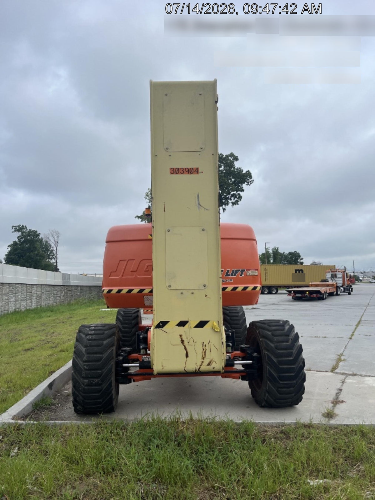 2023 JLG 800AJ