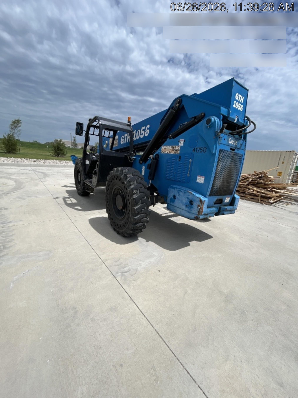 2017 GENIE GTH-1056