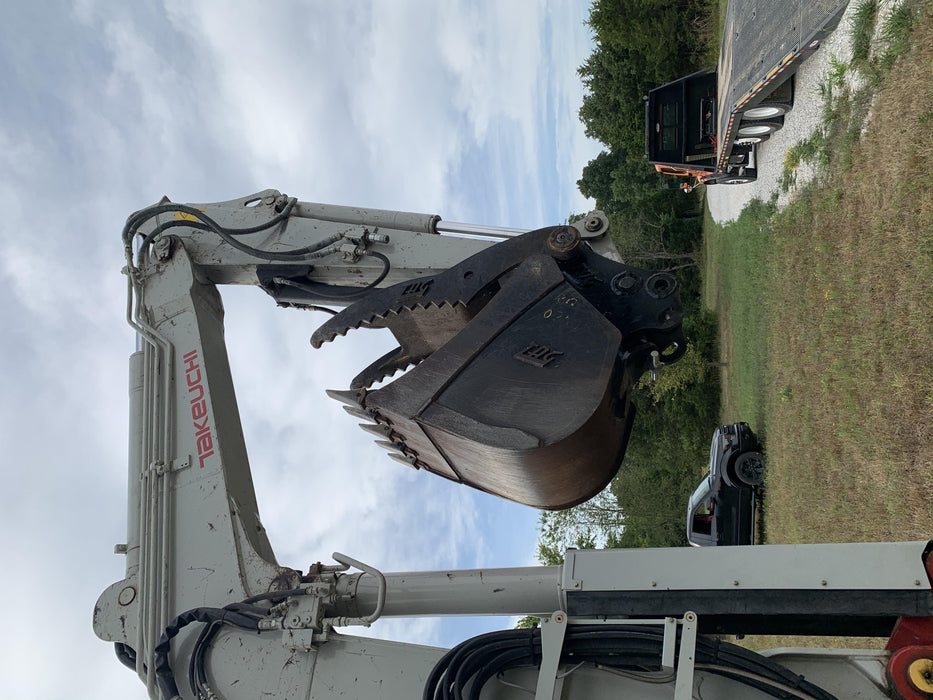 2016 TAKEUCHI TB280FR