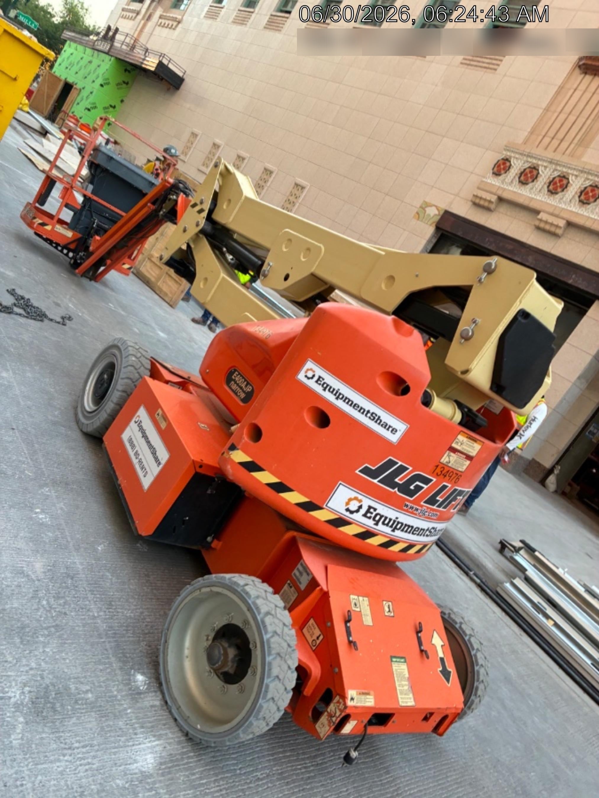 2021 JLG E400AJP Narrow