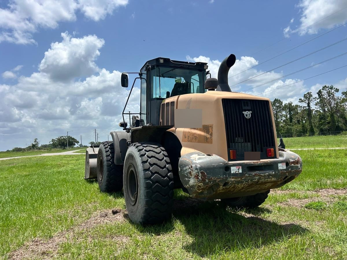 2017 CASE 821G