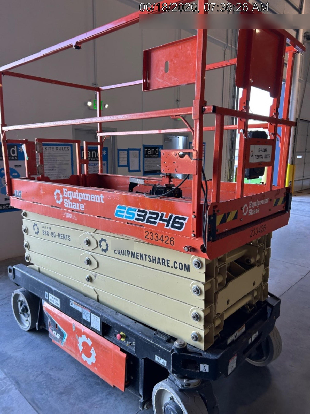 2022 JLG ES3246