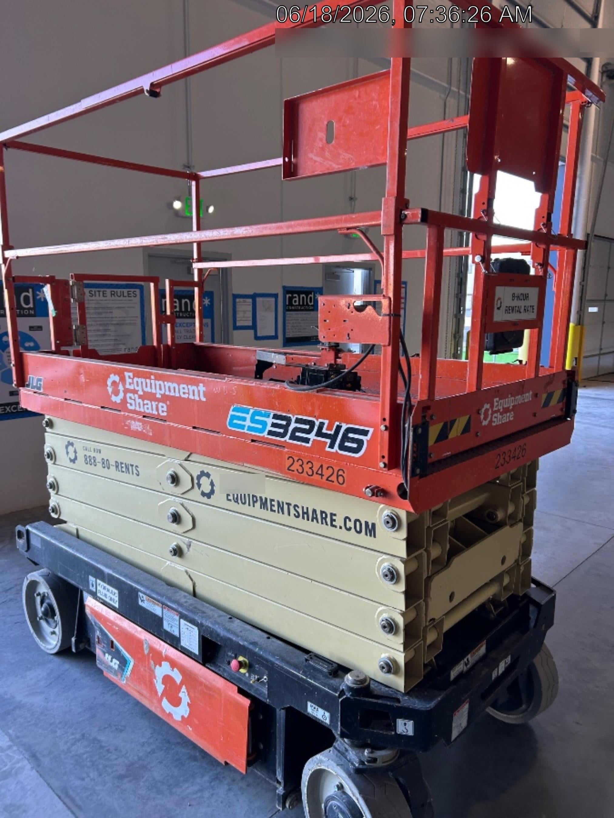 2022 JLG ES3246