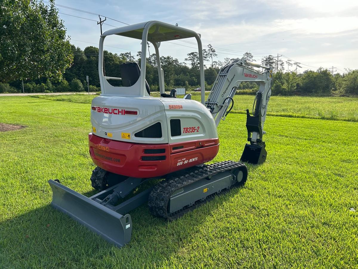 2025 TAKEUCHI TB235-2R