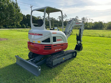 2025 TAKEUCHI TB235-2R