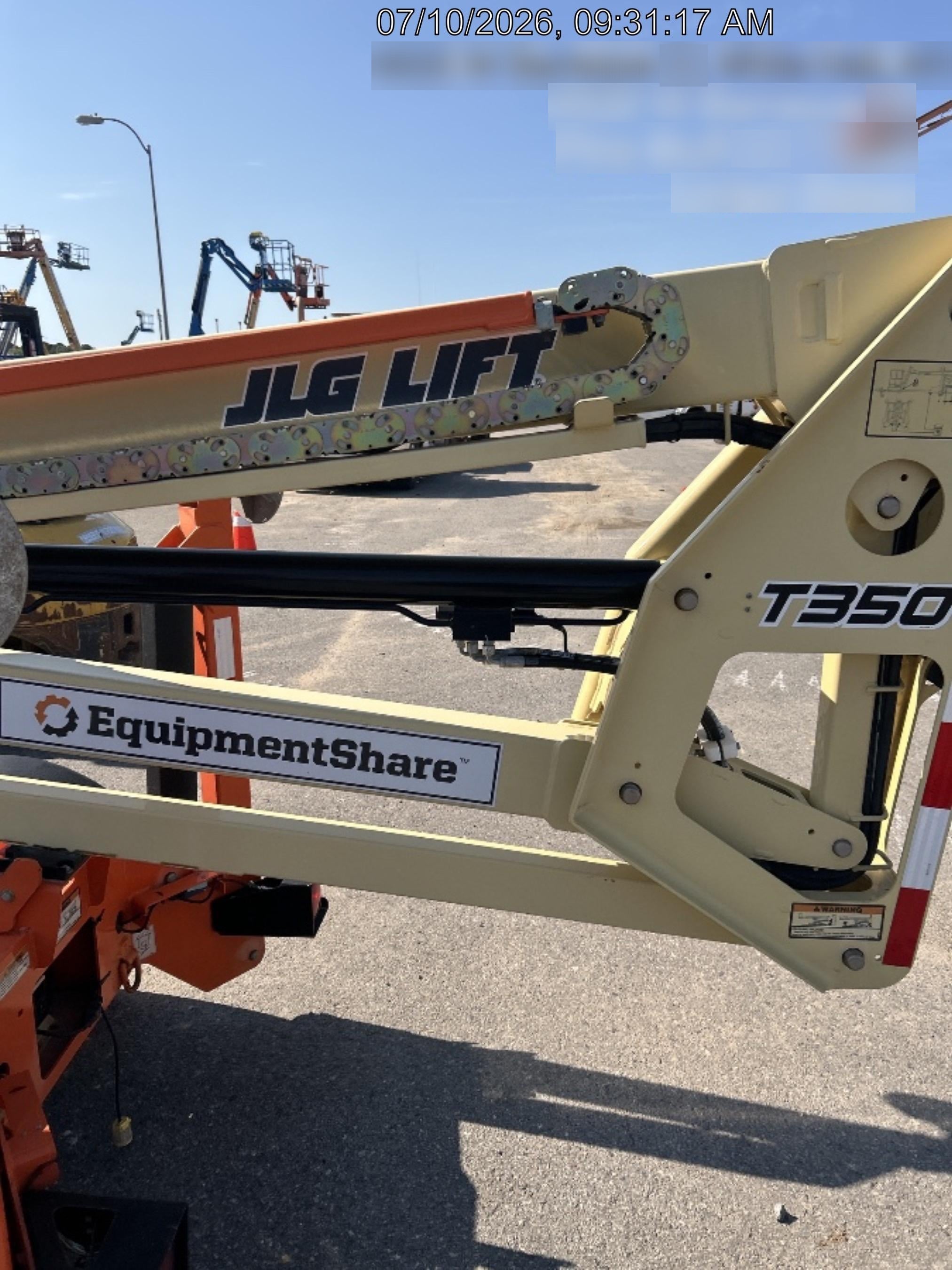 2022 JLG T350