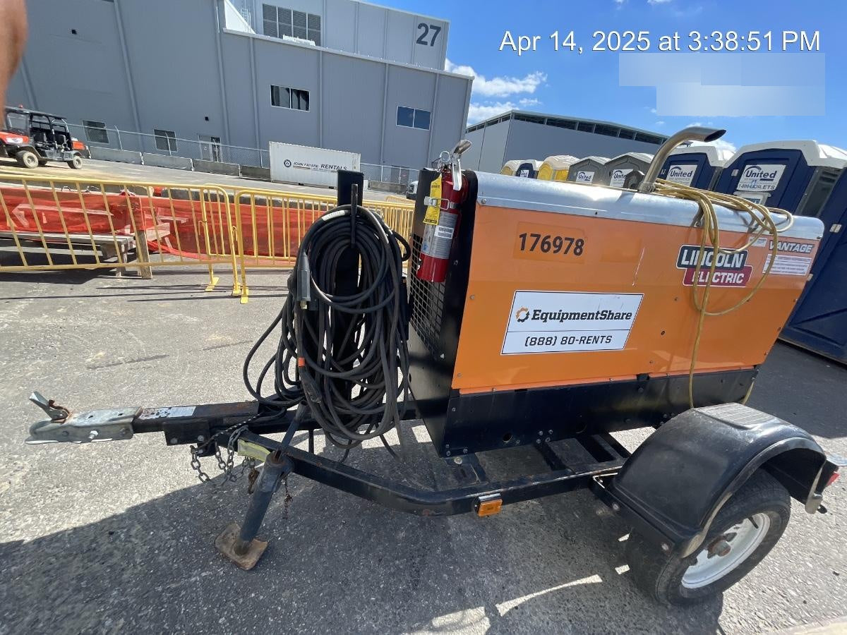 2021 Lincoln Electric Vantage 322 Vantage 322 Ready Pak 3 w/ Decals, ORANGE (includes trailer, cable rack, fender light kit) NO Telematics