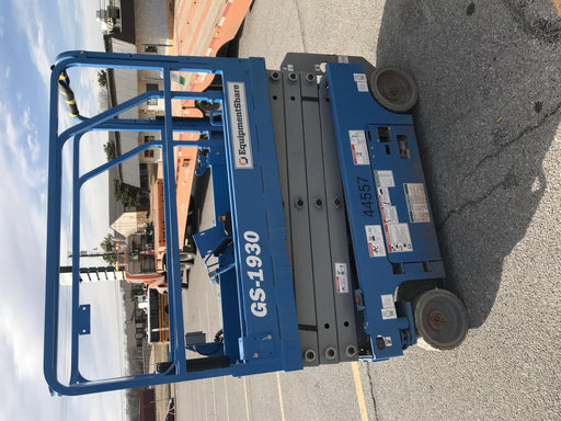 2019 Genie GS-1930 Fixed rails with chain Entry