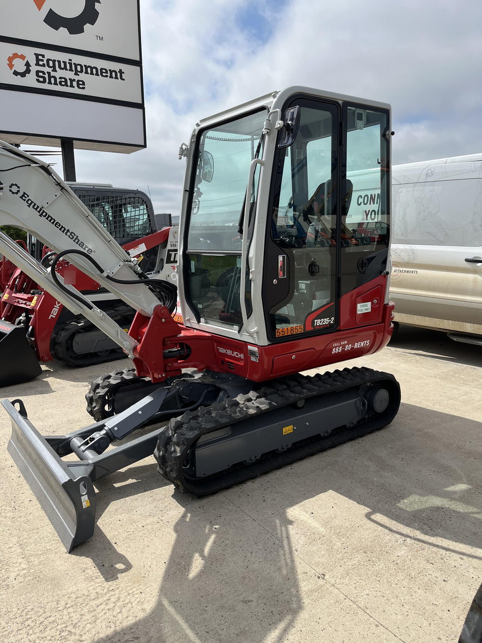 2025 TAKEUCHI TB235-2CR