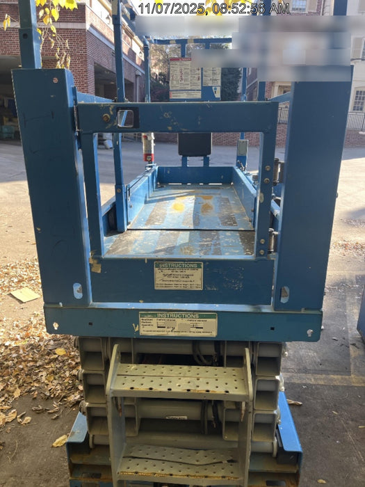 2019 Genie GS-2632 Folding rails with half height swing gate