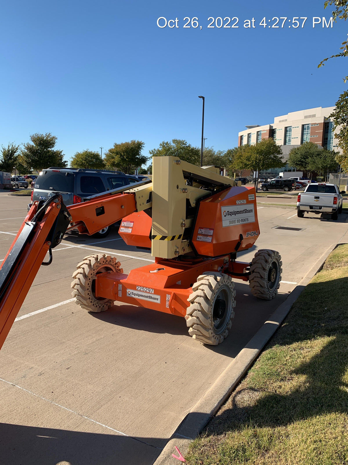2022 JLG 340AJ