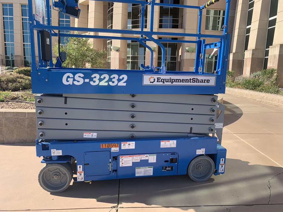 2020 Genie GS-3232 Standard, Folding half height swing gate