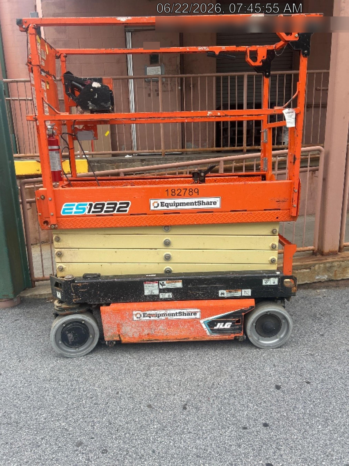 2021 JLG ES1932
