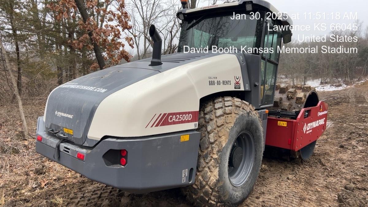 2024 DYNAPAC CA2500D