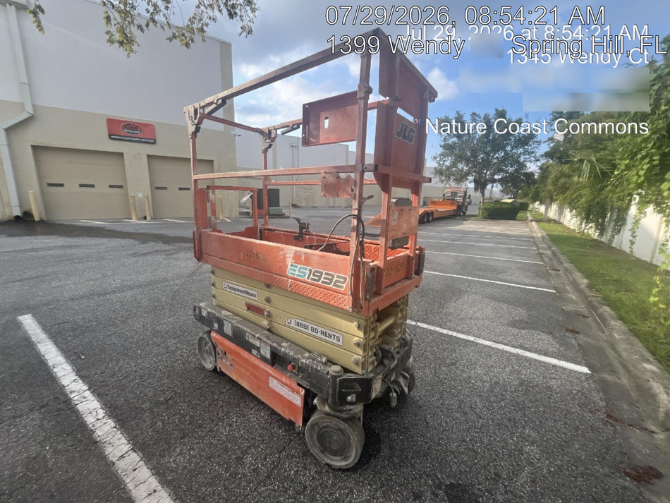 2022 JLG ES1932