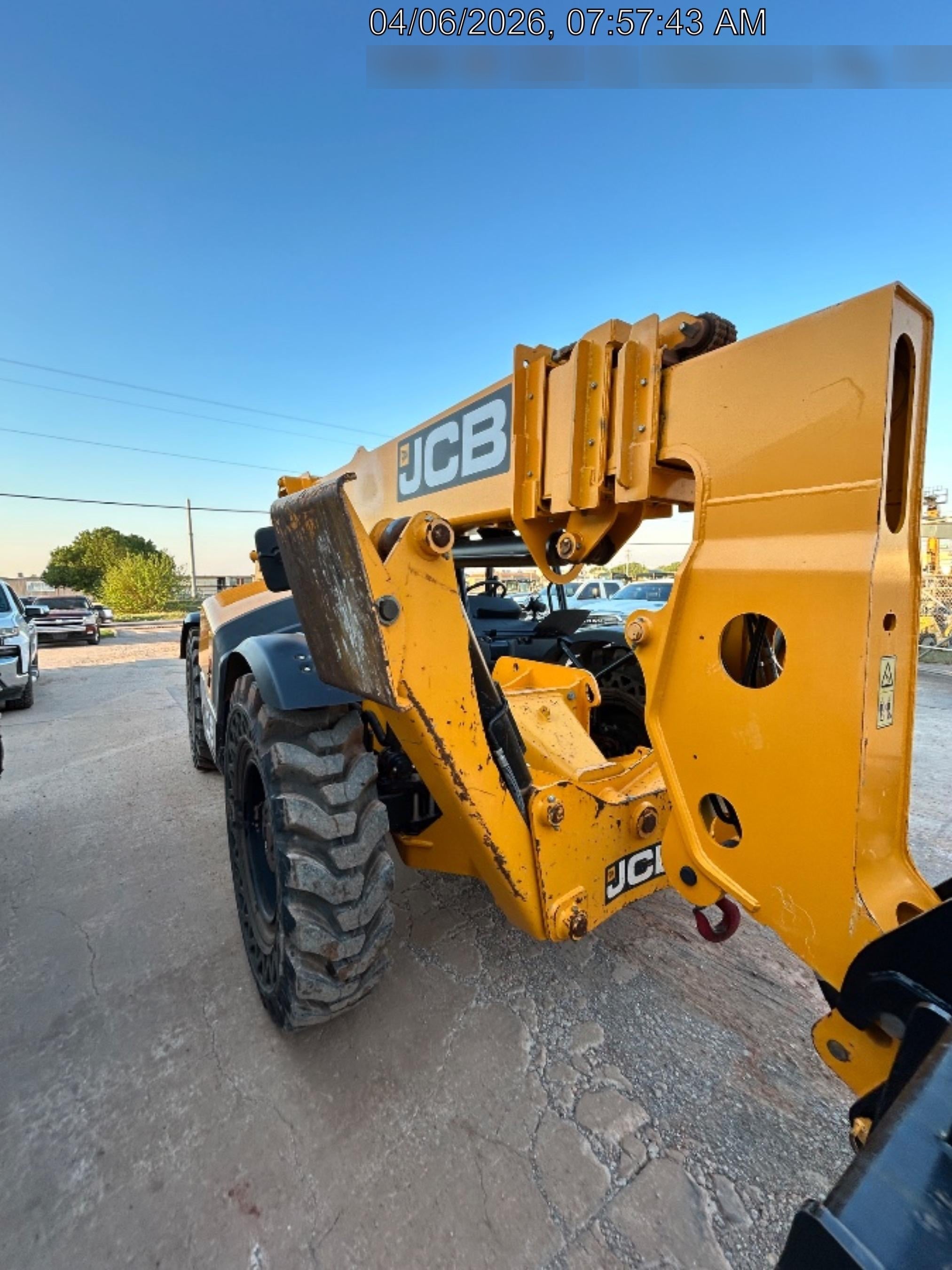 2023 JCB 510-56