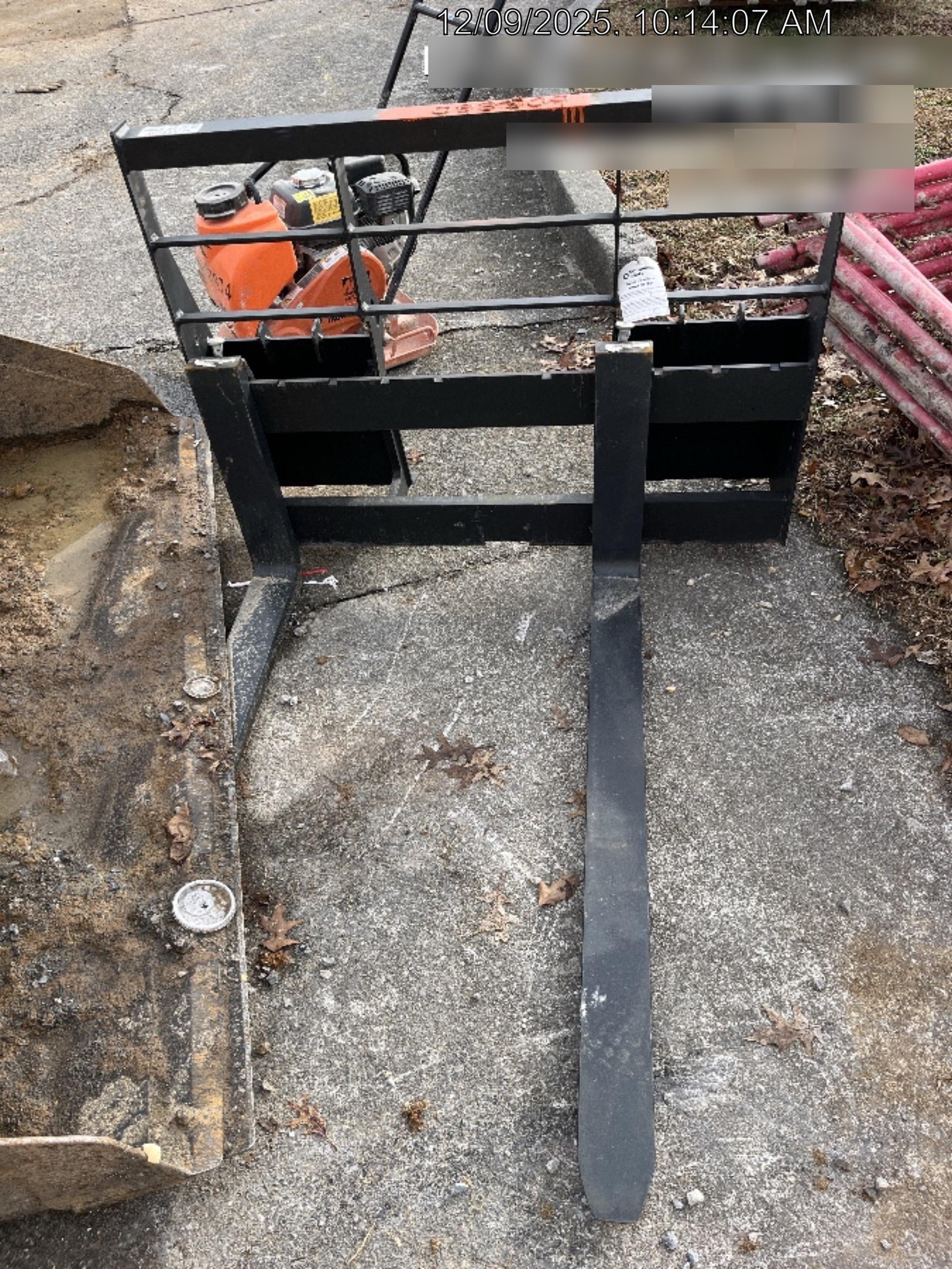 2025 ARROW MATERIAL HANDLING 48" Pallet Forks - Arrow