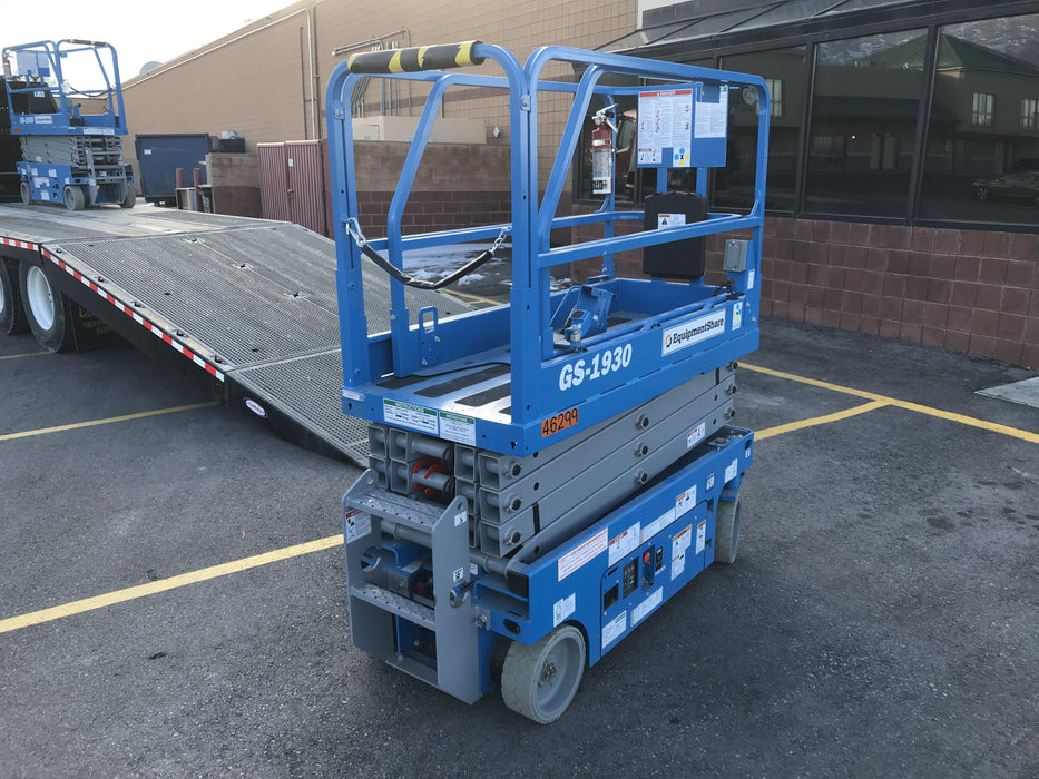 2019 Genie GS-1930 Fixed rails with chain Entry