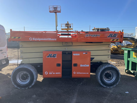 2023 JLG RT4394