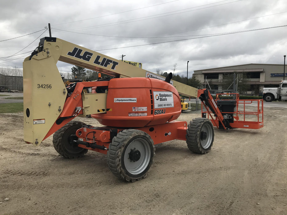 2019 JLG 600AJ