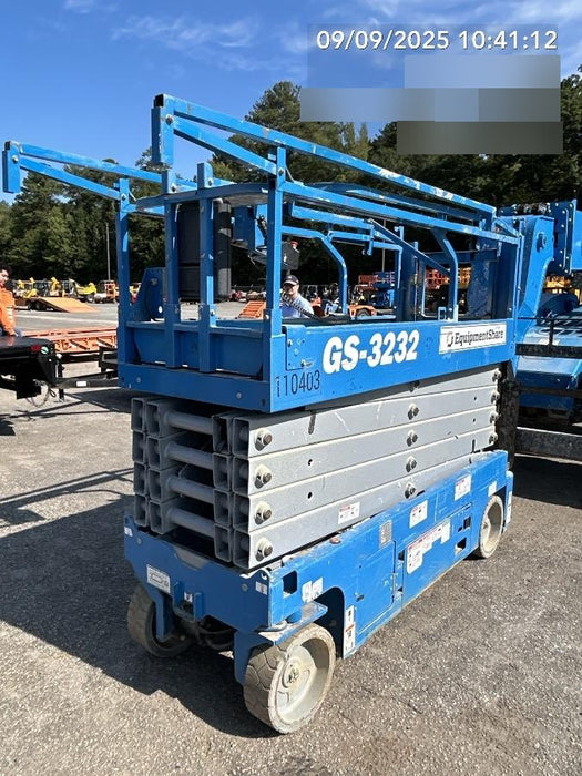 2020 Genie GS-3232 Standard, Folding half height swing gate