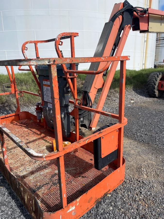 2019 JLG 800AJ