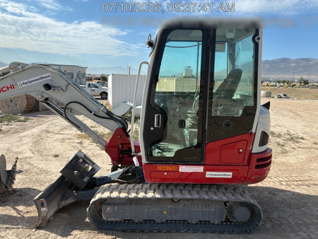 2021 TAKEUCHI TB240-CR