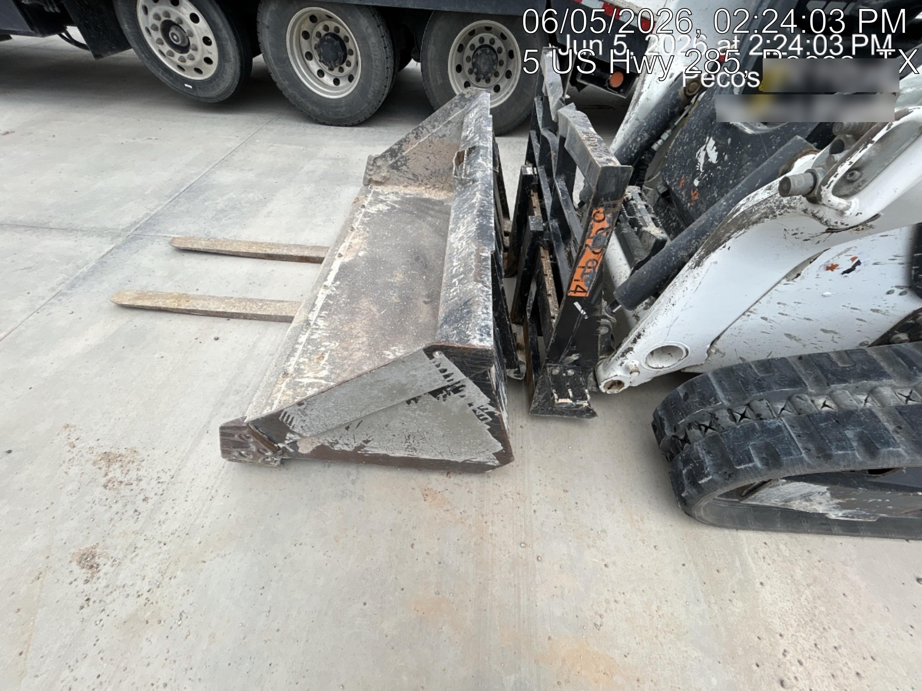 2025 ARROW MATERIAL HANDLING 24" Pallet Fork Frame