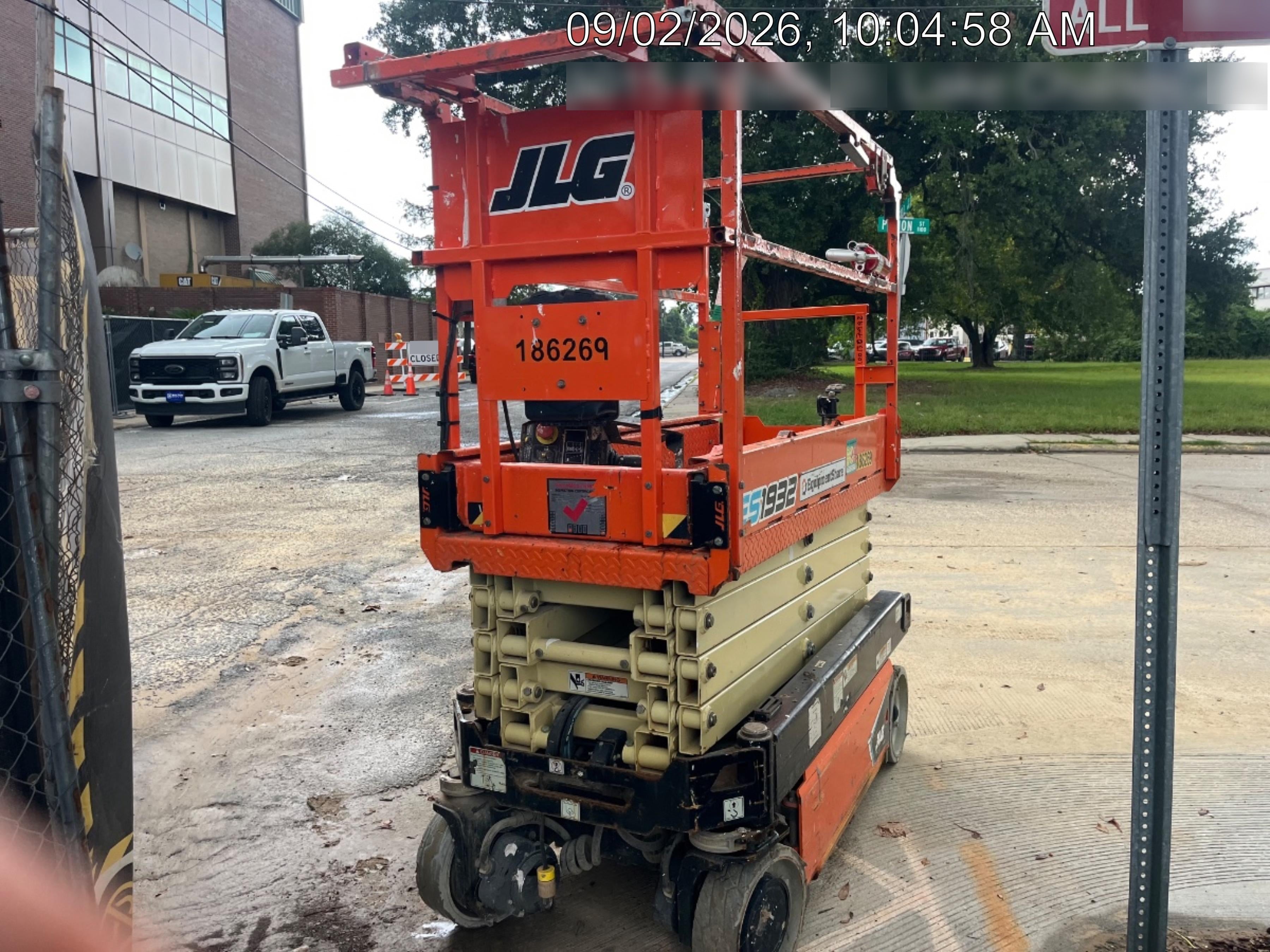 2021 JLG ES1932