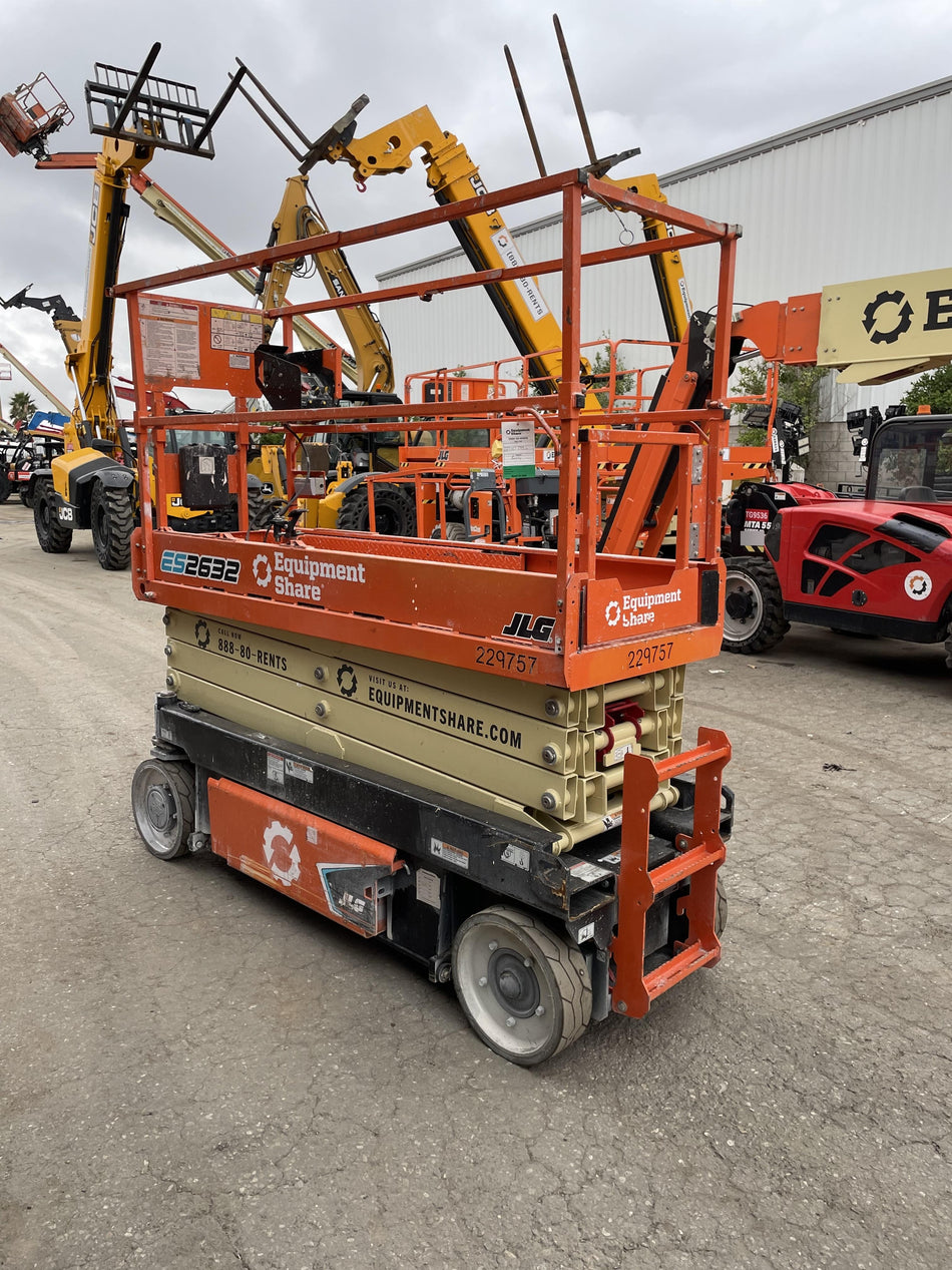 2022 JLG ES2632