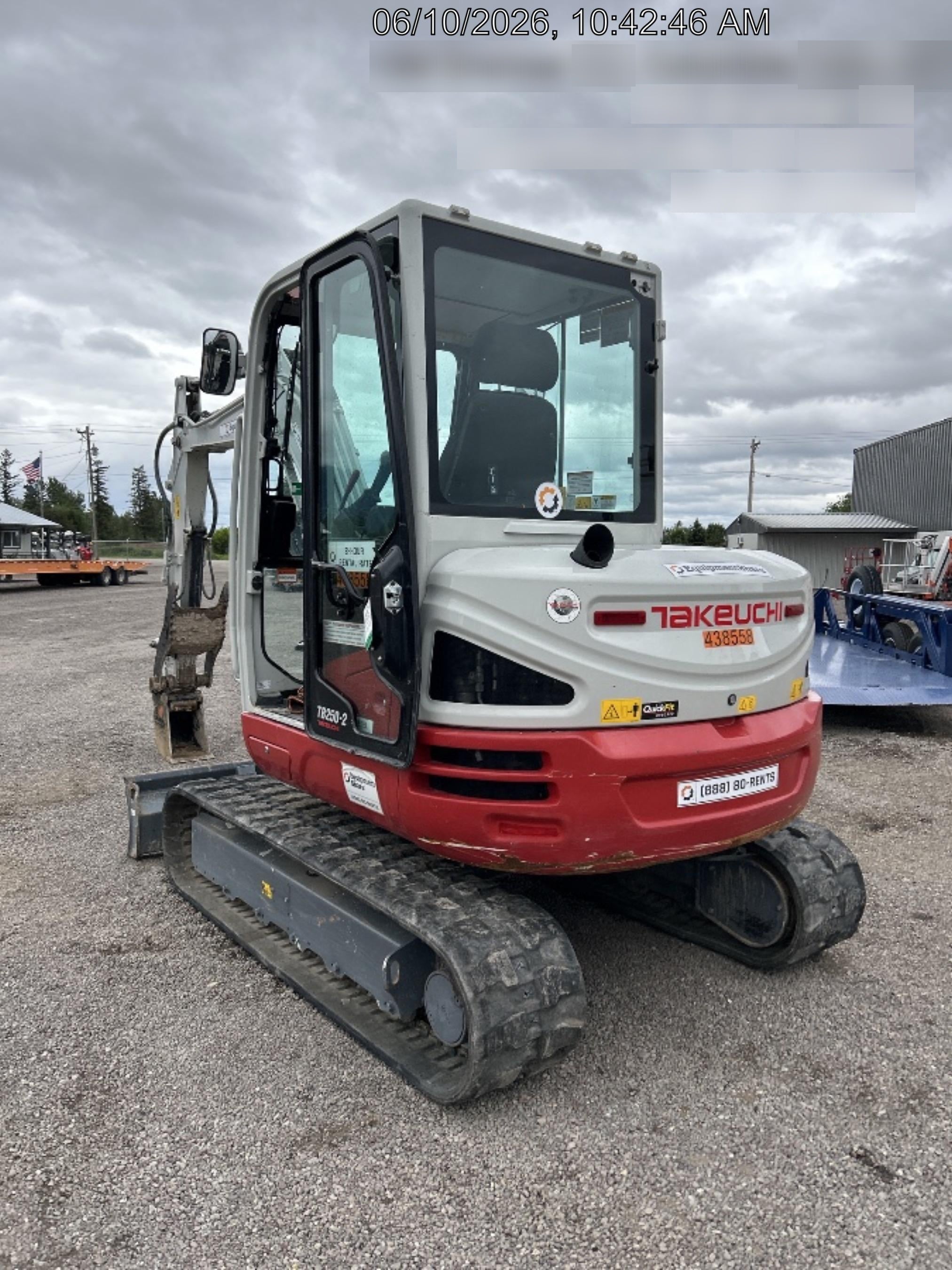 2024 TAKEUCHI TB250-2CR