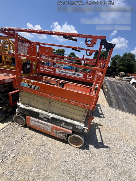2021 JLG ES1932