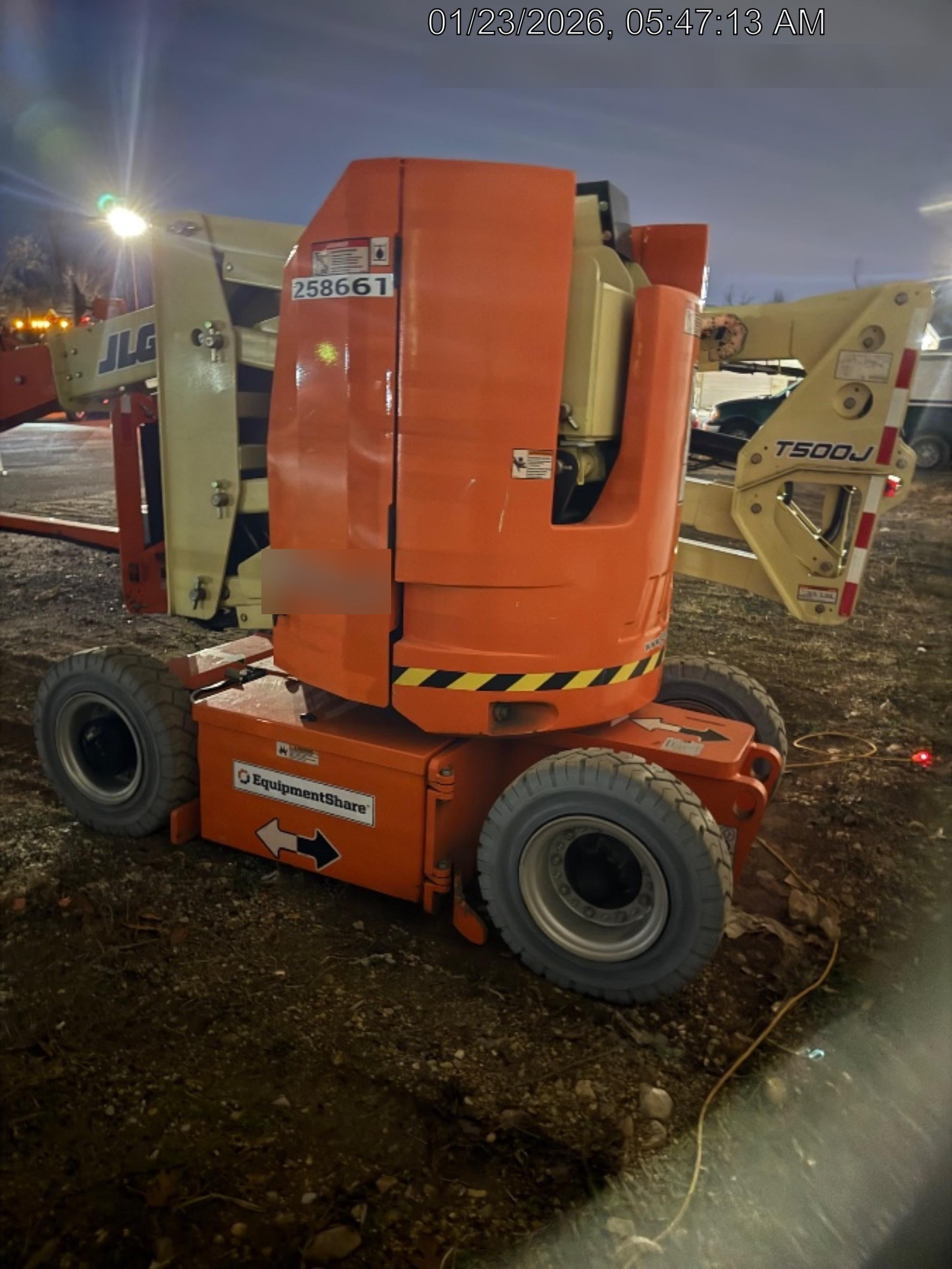 2022 JLG E300AJP