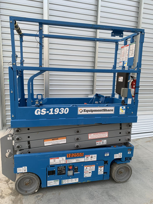 2020 Genie GS-1930 Solid Non Marking Tires, Beacon, Folding rails with half height swing gate, 800W Inverter