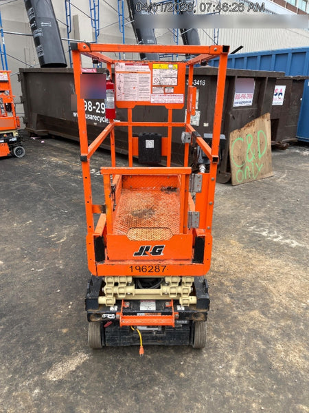 2021 JLG ES1330L