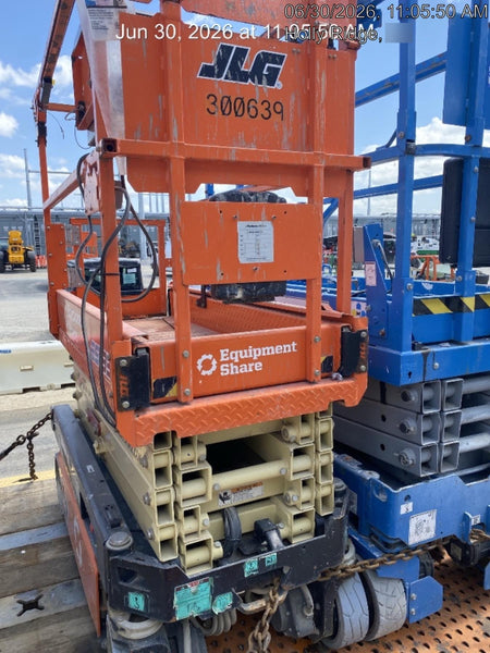 2023 JLG ES1932