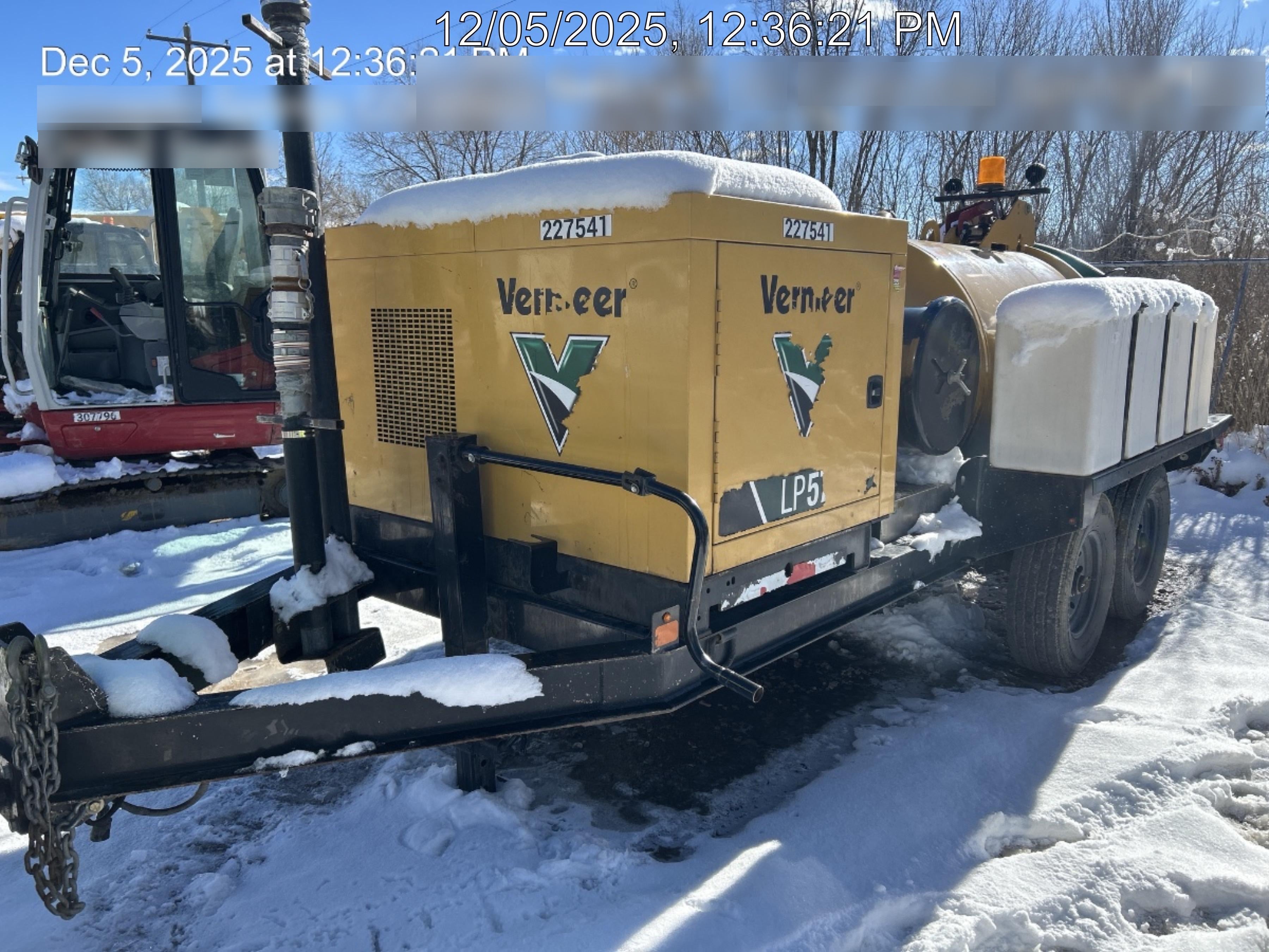2022 Vac-Tron LP573XDT T4 Koehler Diesel Engine, 500 Gallon Debris Tank, x2 100 Gallon Water Tanks