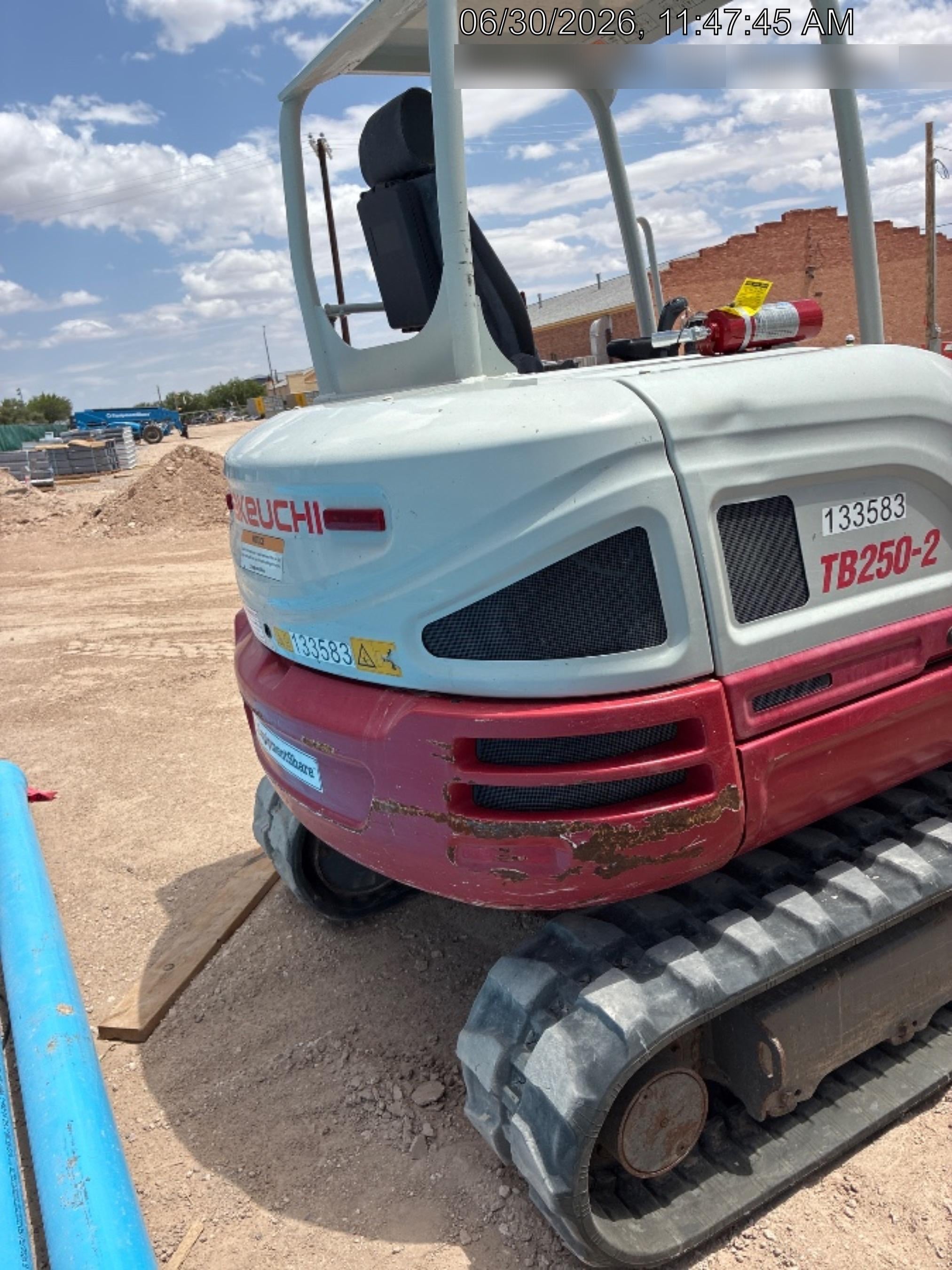 2021 TAKEUCHI TB250-2