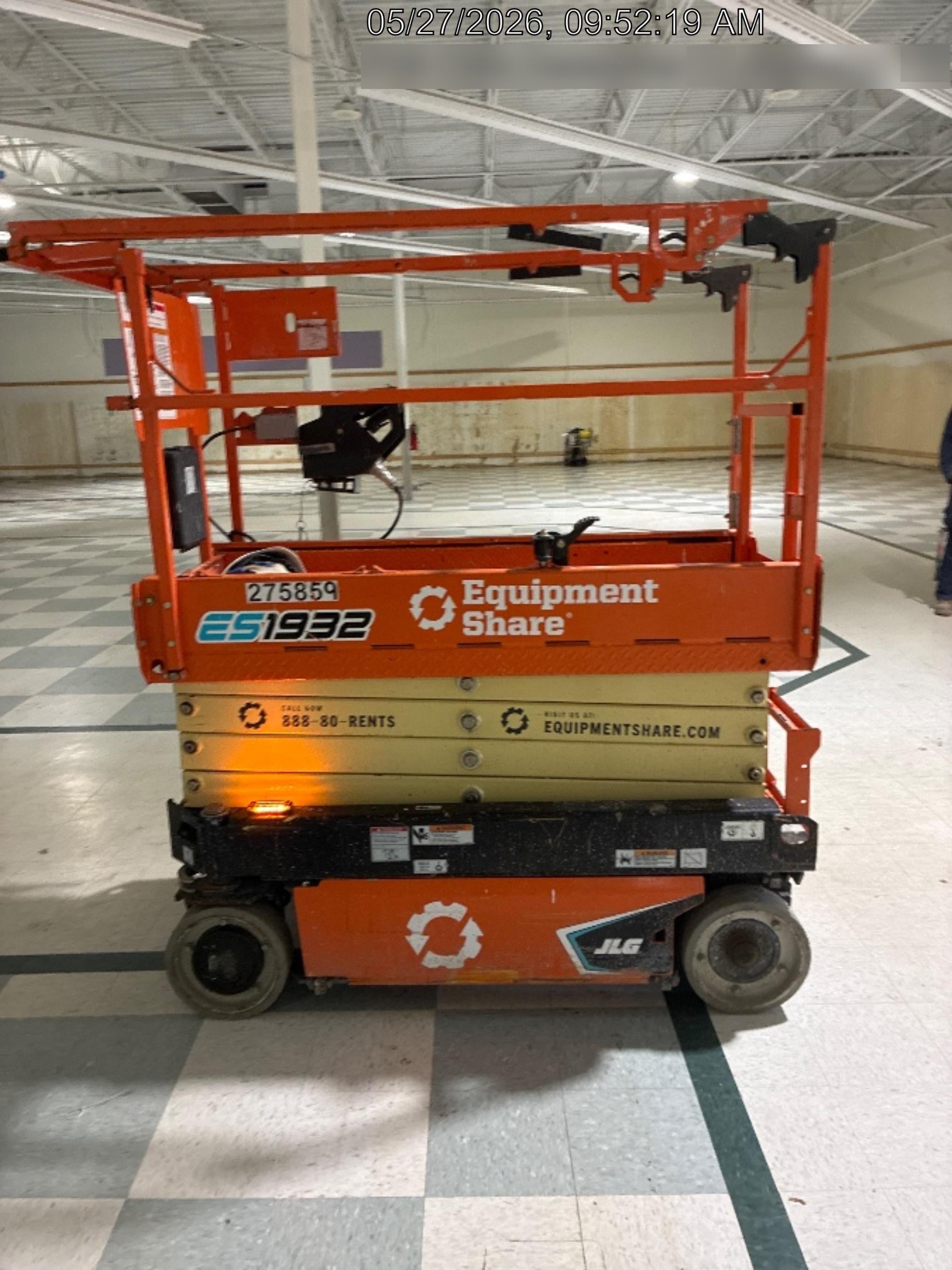 2022 JLG ES1932
