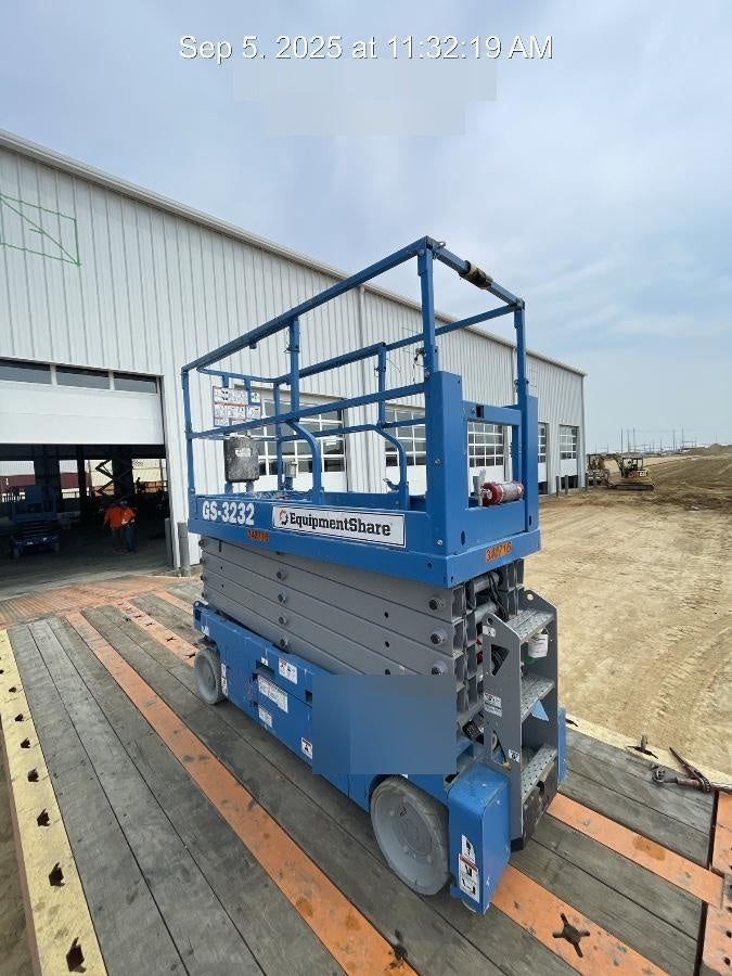 2023 GENIE GS-3232