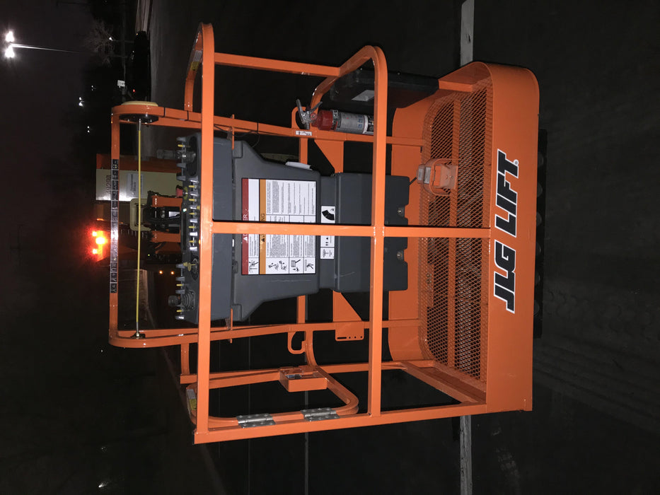 2019 JLG E300AJP