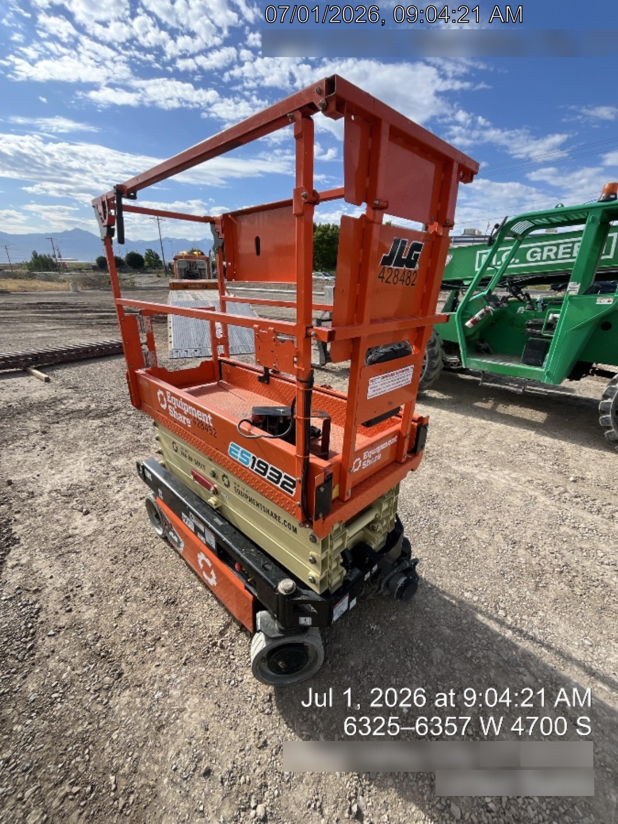 2024 JLG ES1932