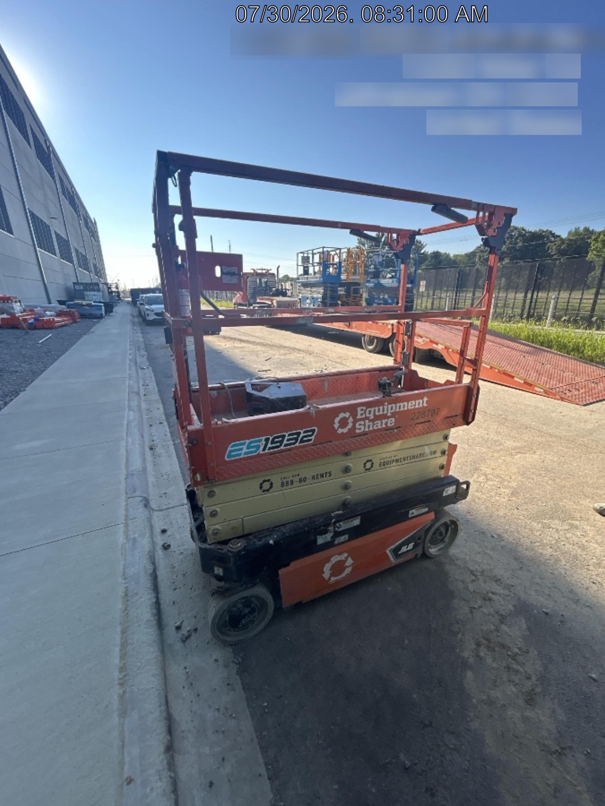 2022 JLG ES1932