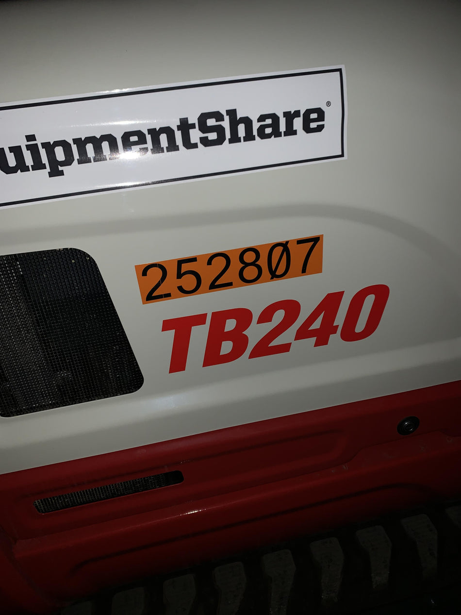 2021 TAKEUCHI TB240R