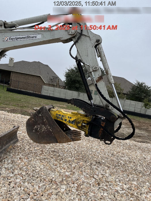 2021 TAKEUCHI TB235-2R