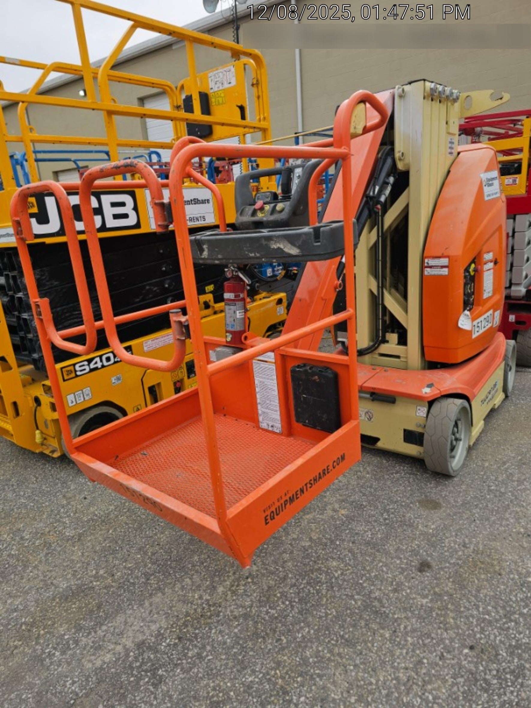 2021 JLG 26E